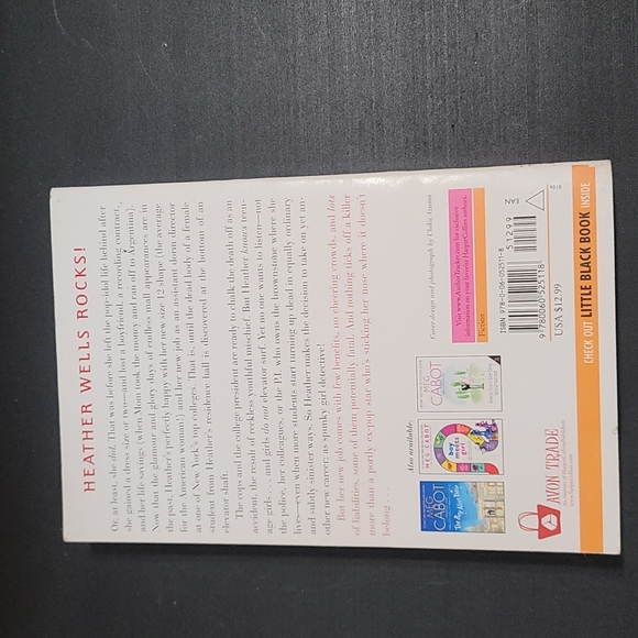 Meg Cabot - Size 12 Is Not Fat - Picture 5 of 7